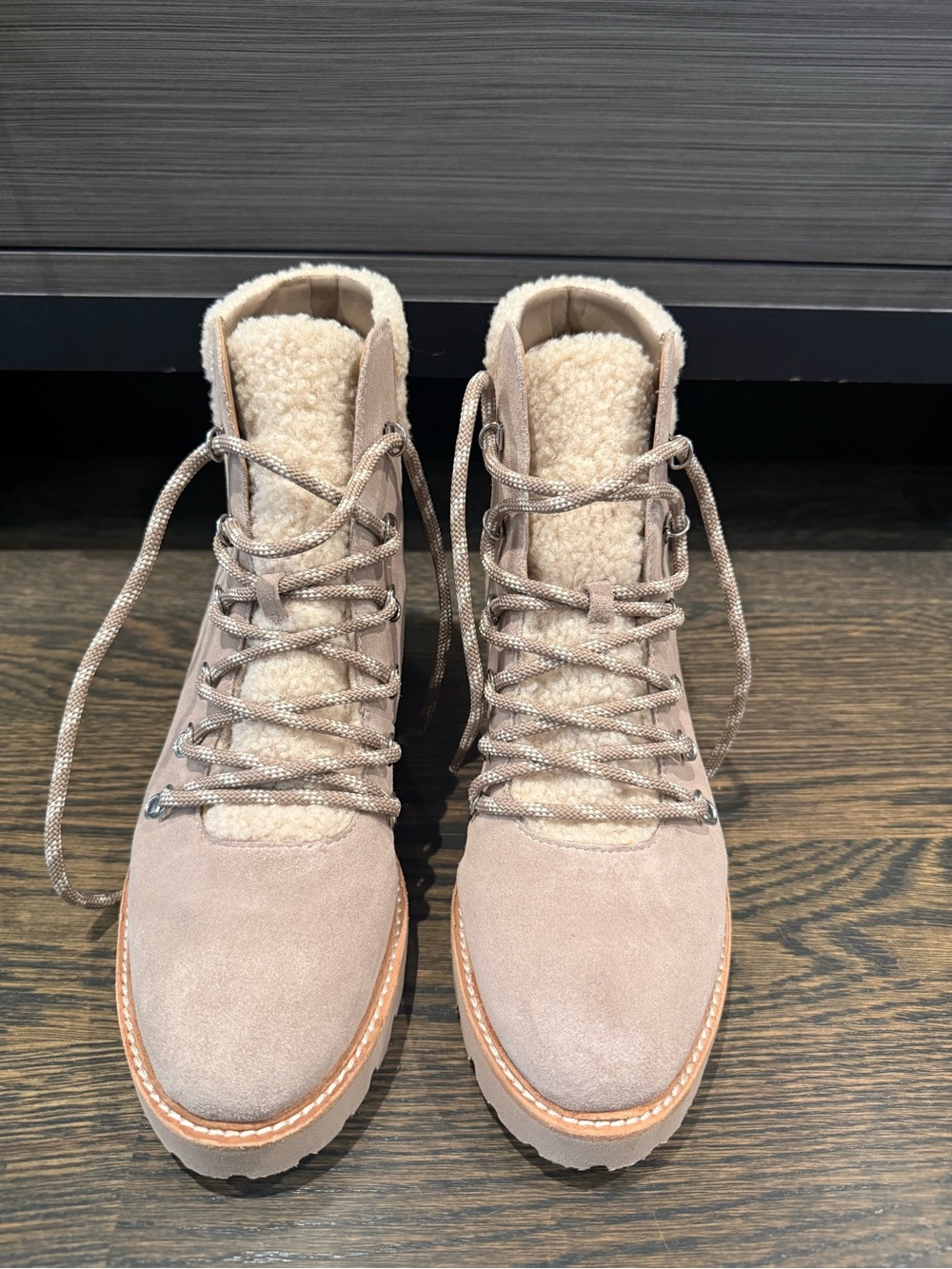 New - Dolce Vita size 10 Women's Beige Suede Lace-Up Sherpa Ankle Boots